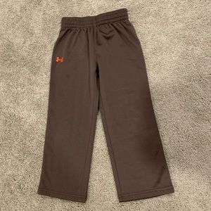 Gently worn girls Under Armour jogging pants